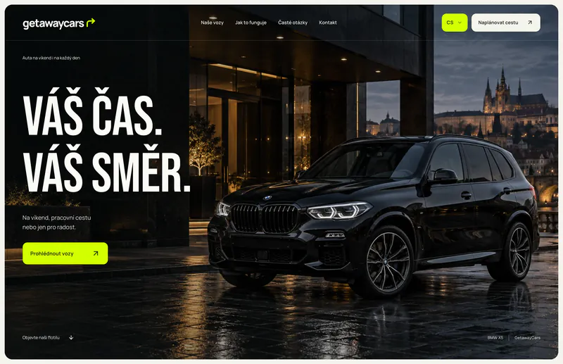 Úvodní obrazovka webu GetawayCars: černé BMW X5 v noční Praze